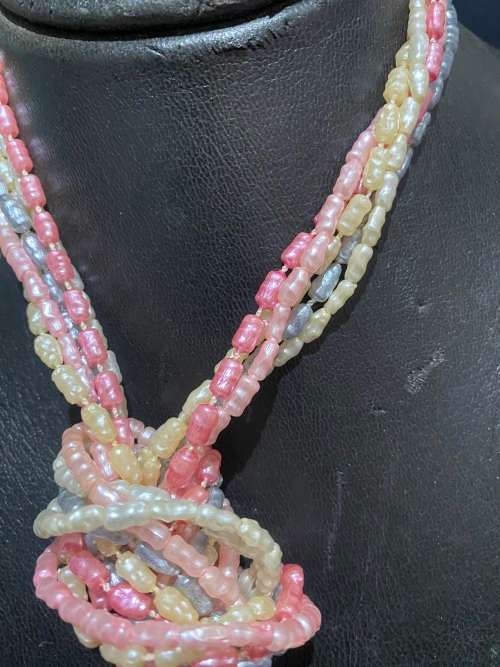 Necklace faux pearls