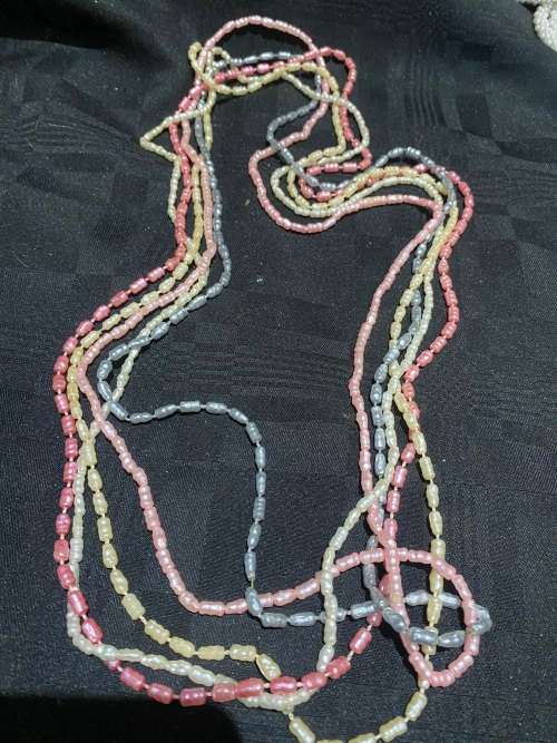 Necklace faux pearls