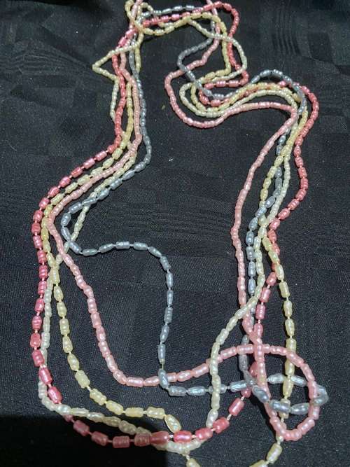 Necklace faux pearls