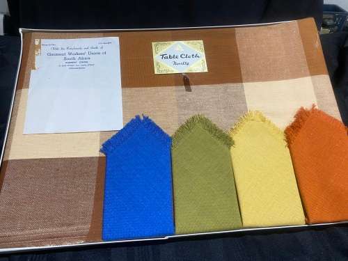 Tablecloth/napkins retro