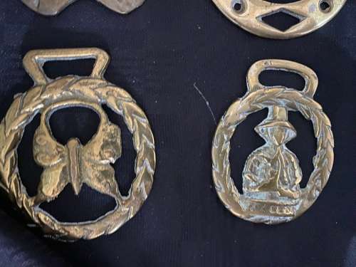 Brasses set x4
