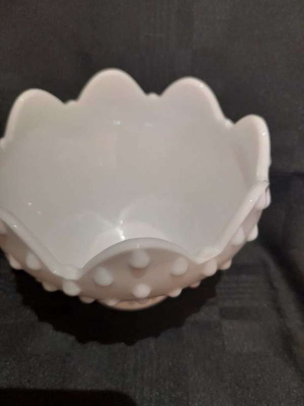 Creamer sugar basin milk glass set