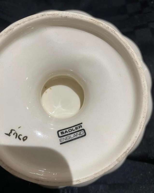 Bowl pedestal bowl