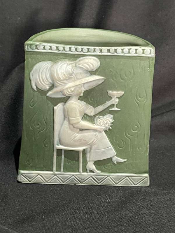 Holder/vase Pate-Sur-Pate French