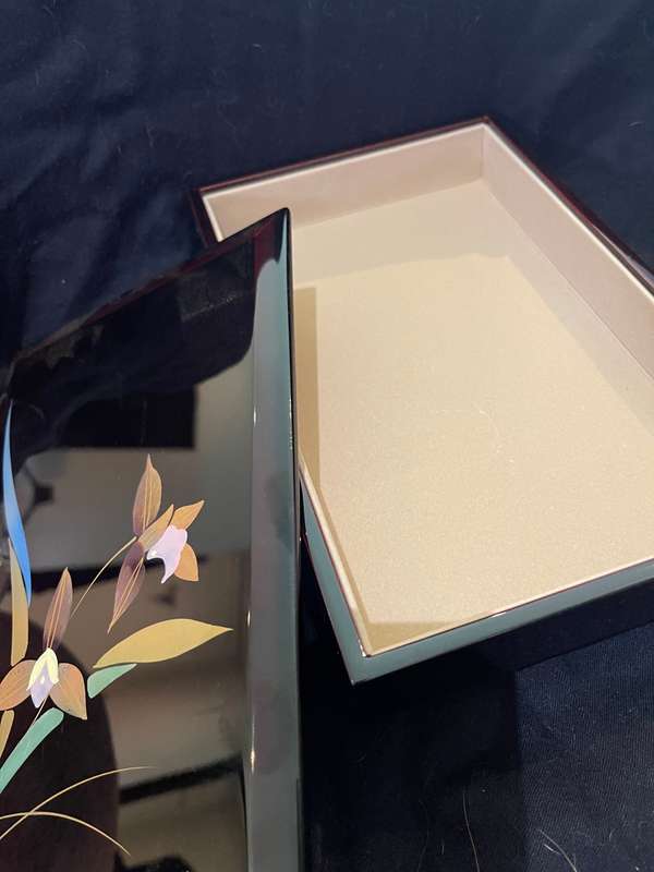Jewellery/keepsake box Oriental lacquered
