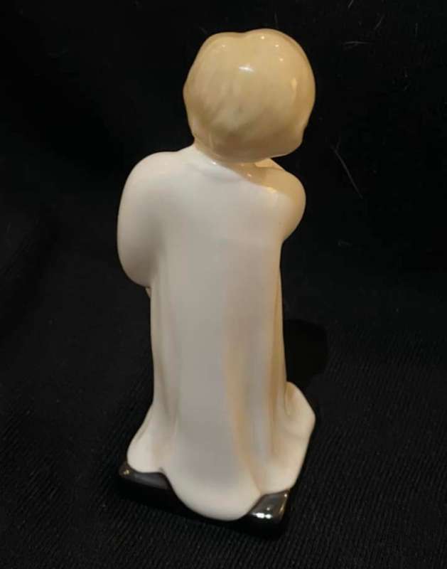 Figurine Royal Doulton Darling