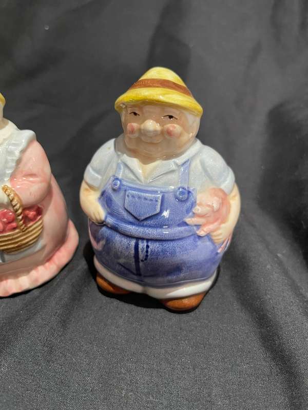 Salt pepper Mary Ann Baker handpainted