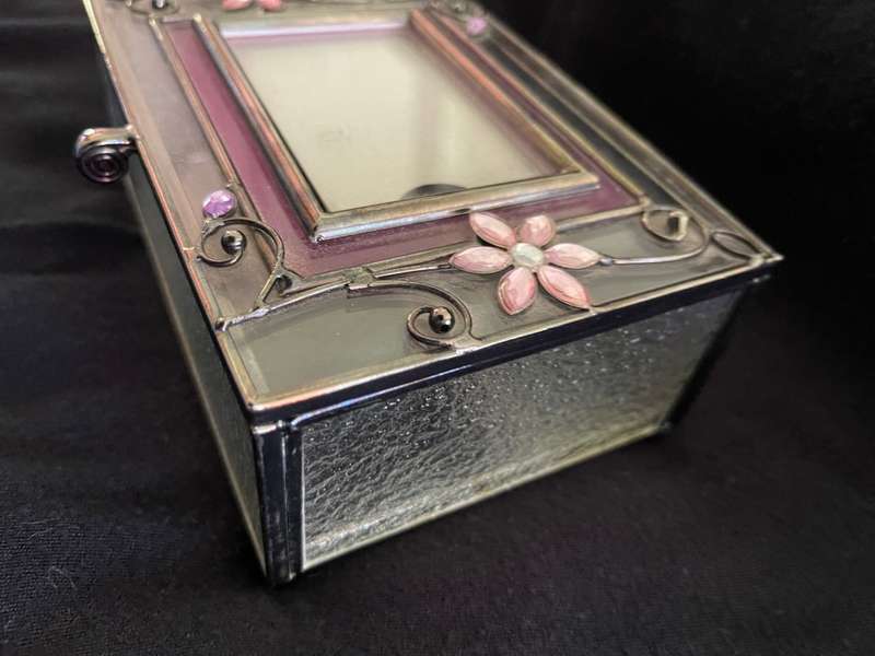 Jewellery box lead painted glass