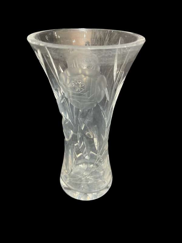 Vase rose cut