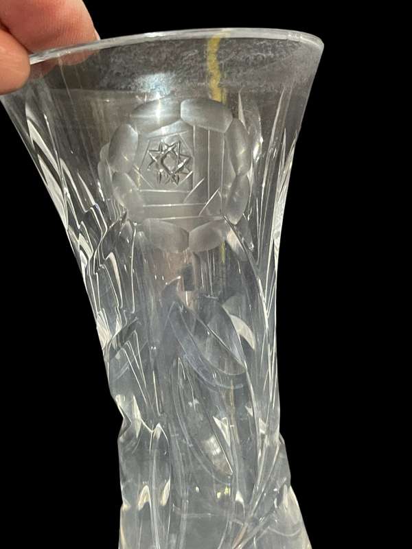 Vase rose cut