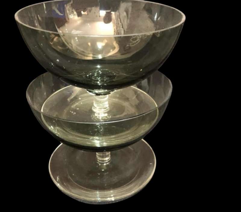 Dessert/parfait glasses