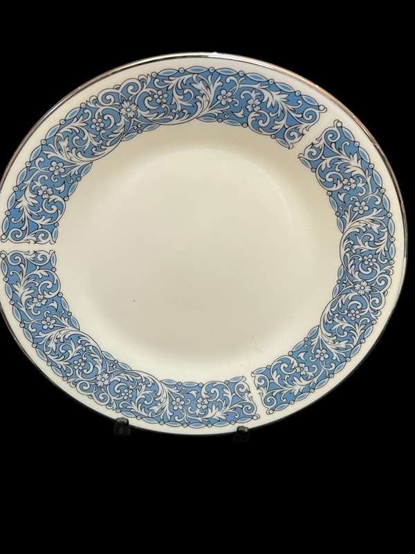 Cake/side plates Noritake Blue Wreath each