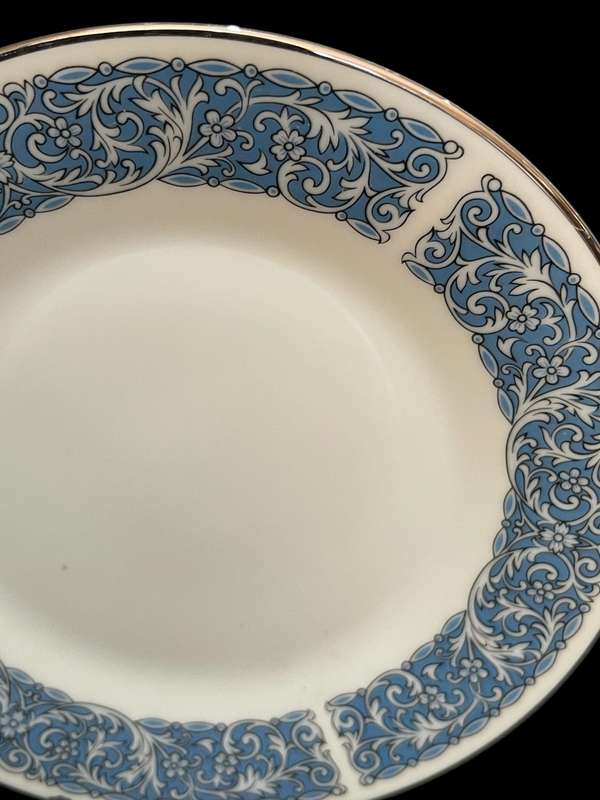 Cake/side plates Noritake Blue Wreath each