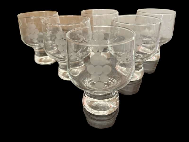 Glasses grape etched