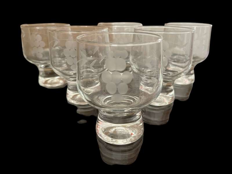 Glasses grape etched