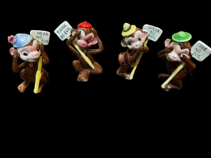 Ornaments Hear/speak/see/think no evil Balboa ornaments