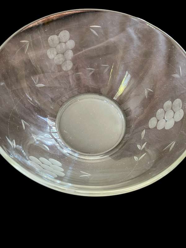 Bowls serving grape etched each