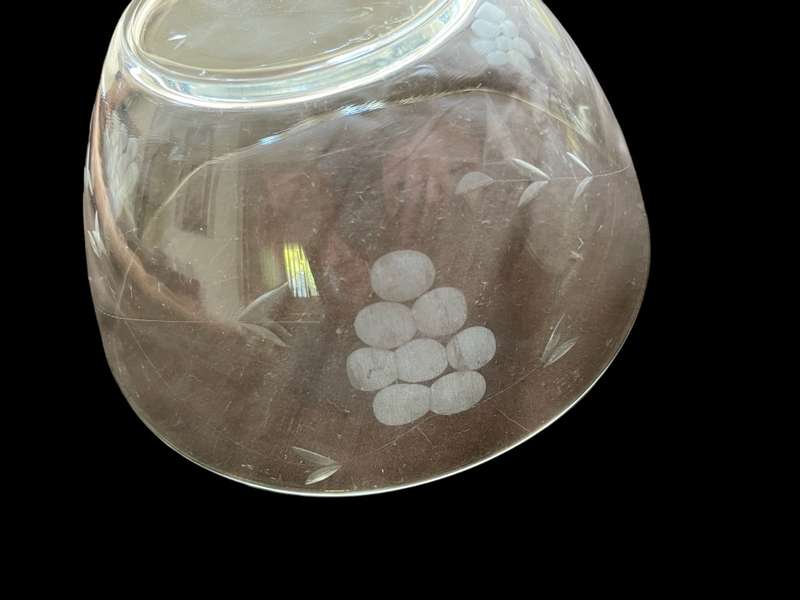Bowls serving grape etched each