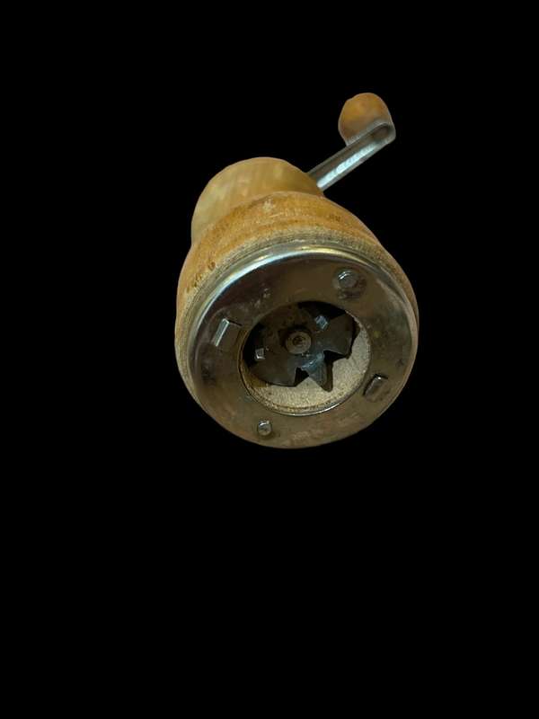 Pepper grinder