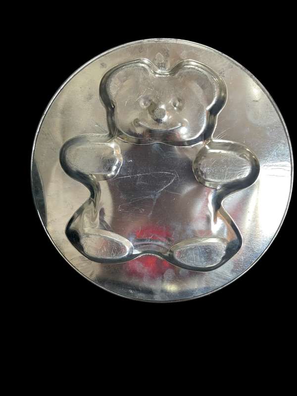 Cake tins vintage each