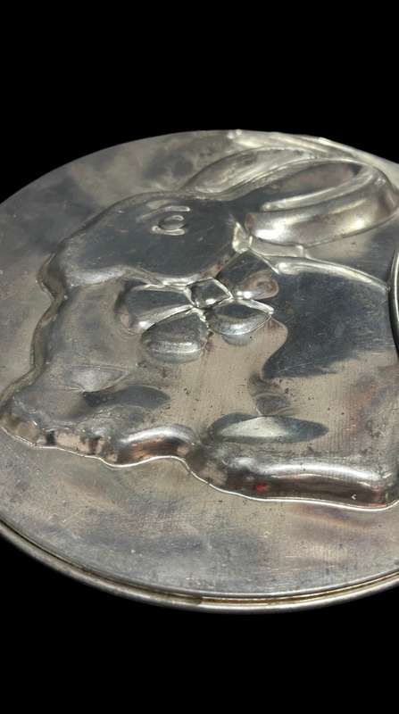 Cake tins vintage each