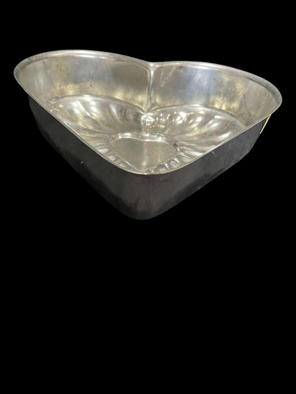 Cake tin heart shaped