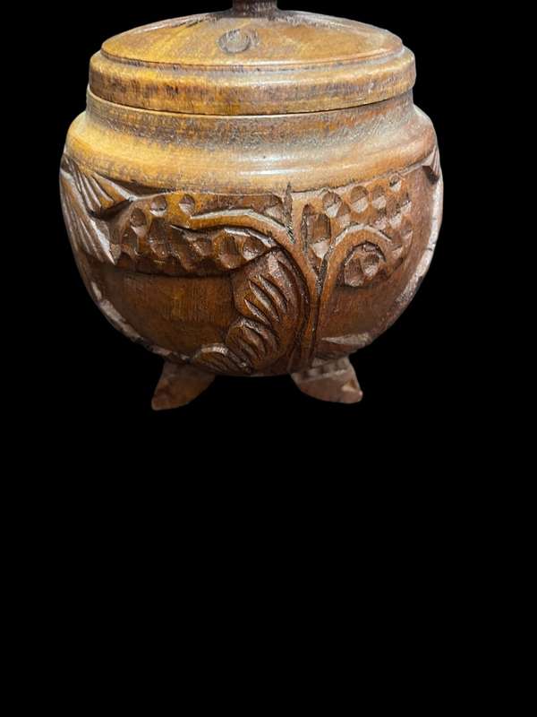 Jar lidded wood