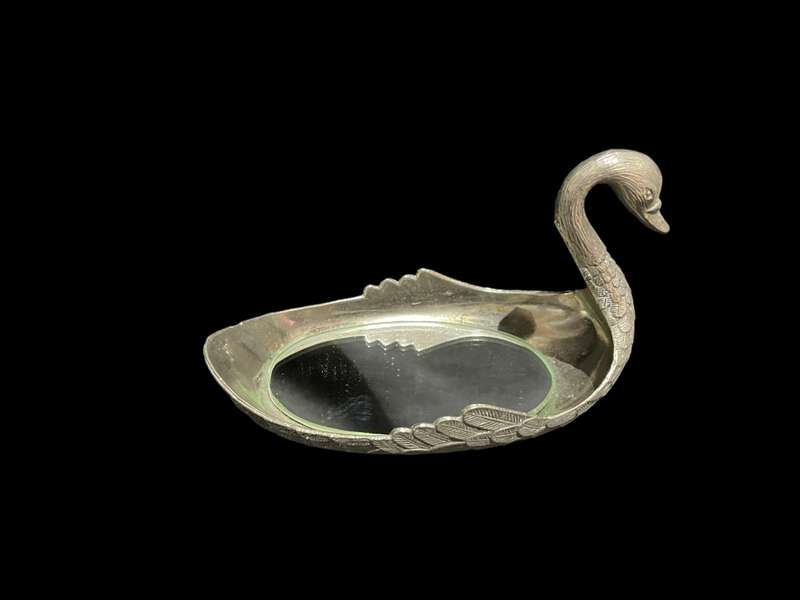 Jewellery holder swan