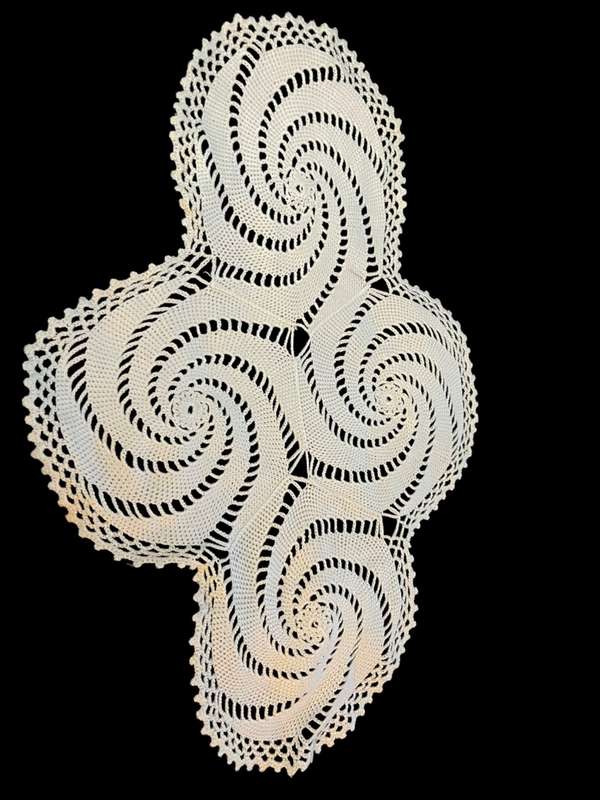 Doilie/table centre piece(4)