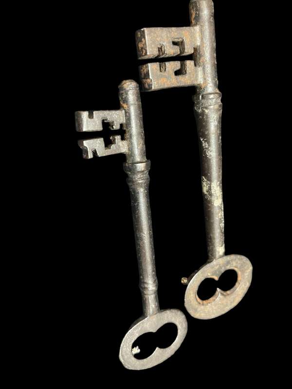 Keys antique