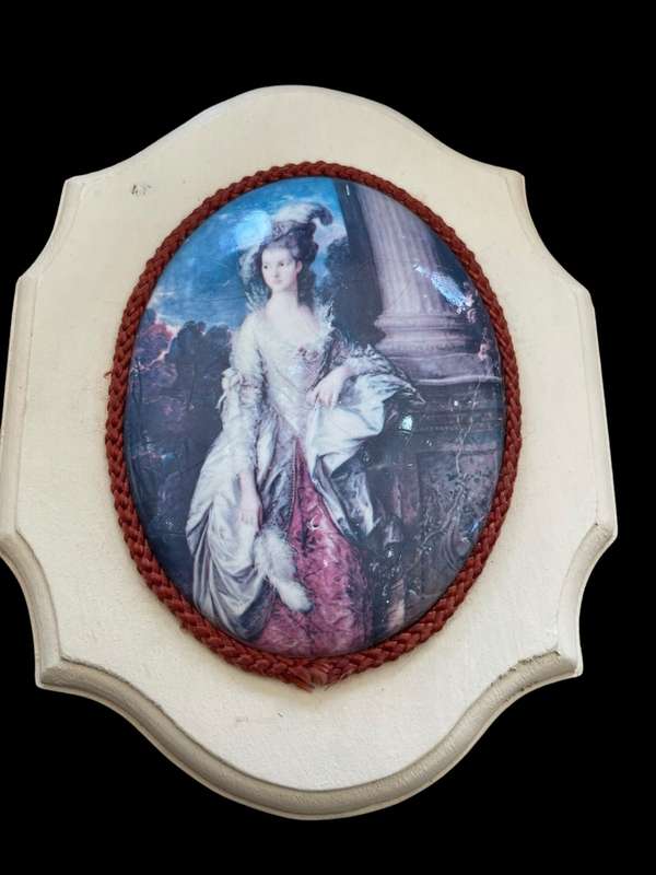 Wall hangings each