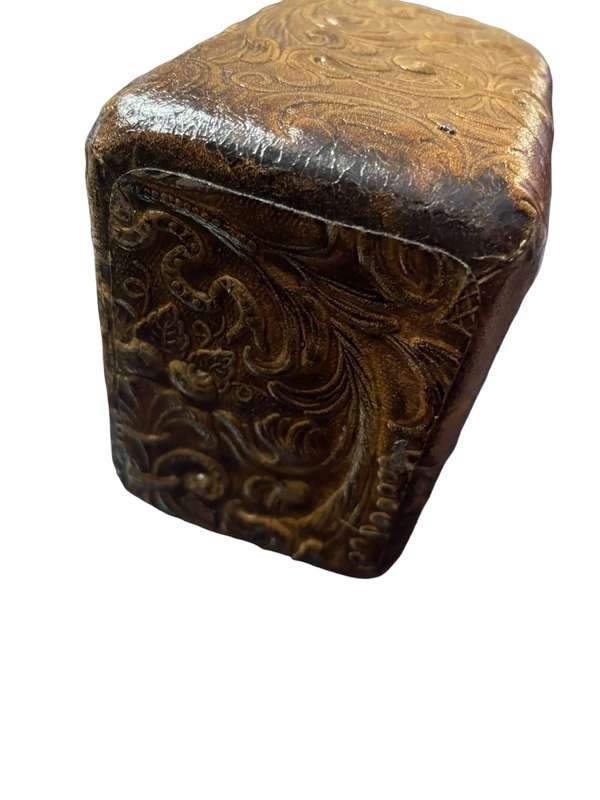 Decanter leather clad