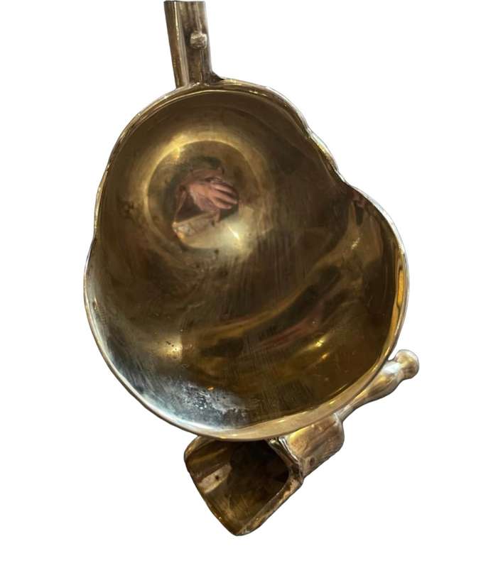 Sugar scuttle/ holder scoop