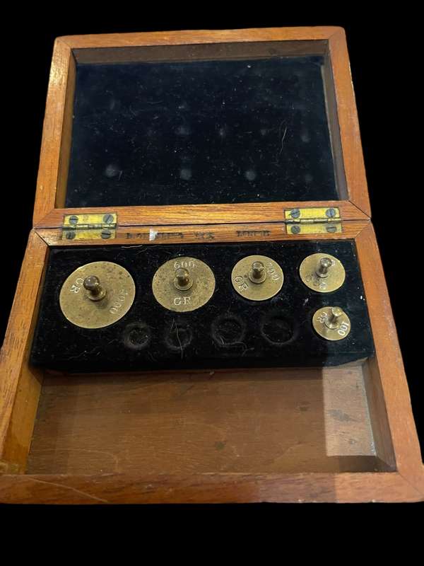 Weights(B)