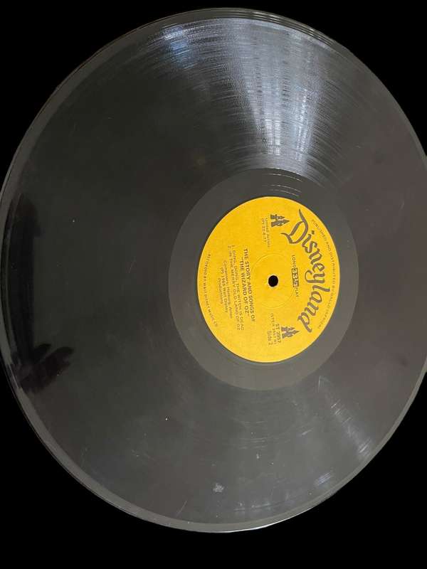 Record/lp Wizard of Oz vinyl record/lp& book