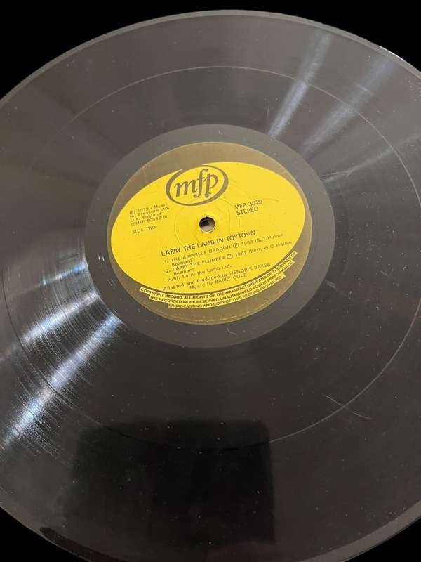 Record/lp Larry Lamb in Toytown vinyl record lp