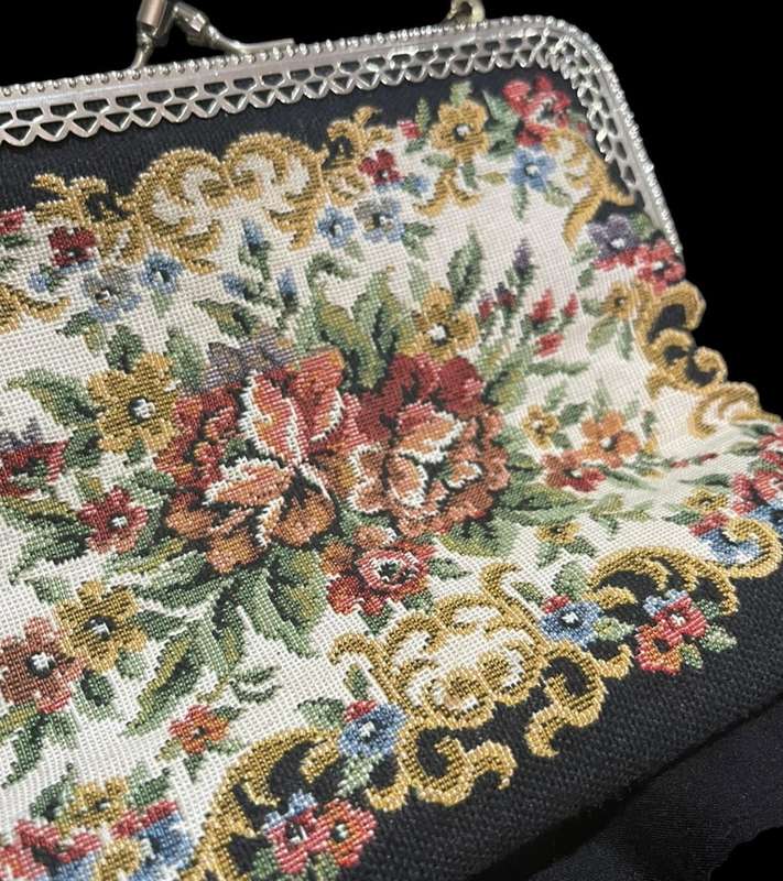 Handbag petit point