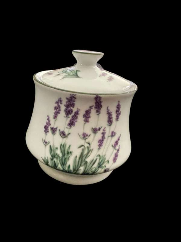 Sugar basin Bavarian lavender
