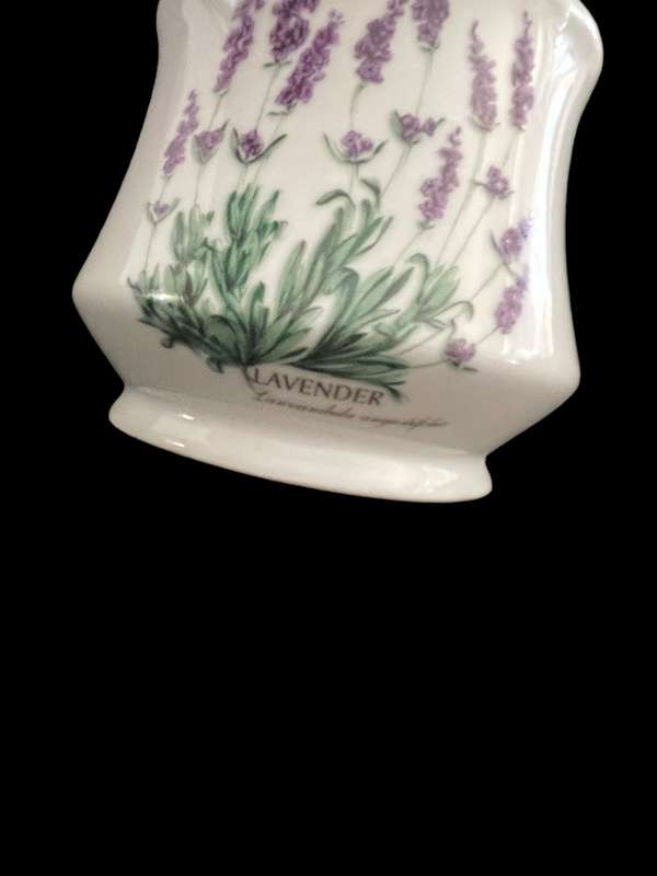 Sugar basin Bavarian lavender