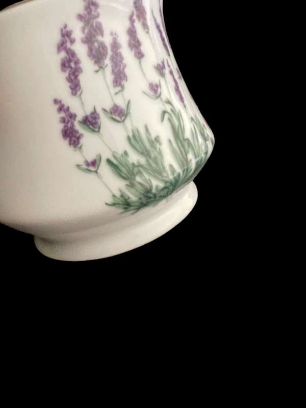 Sugar basin Bavarian lavender