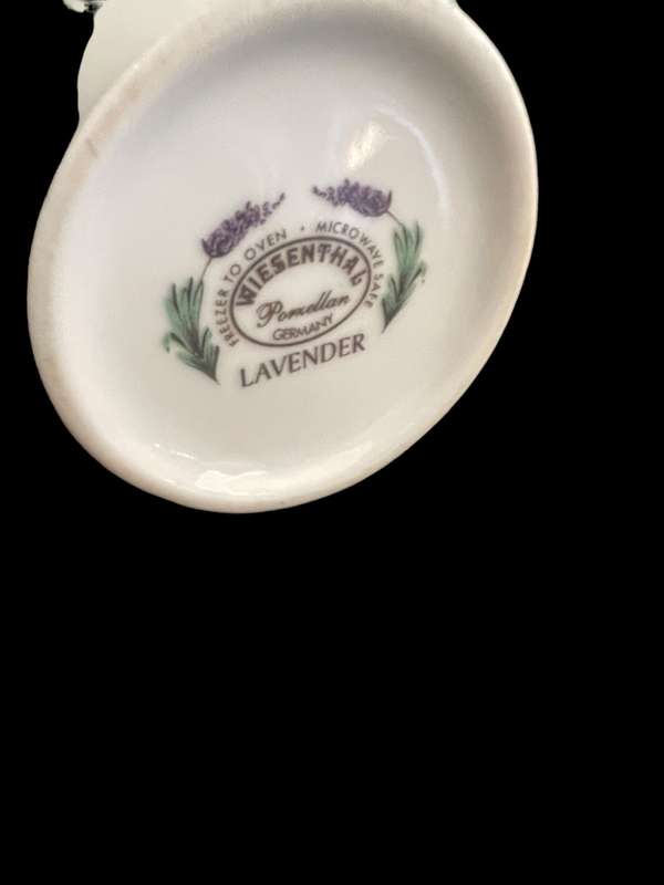 Sugar basin Bavarian lavender