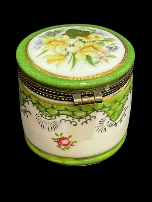 Trinket holder