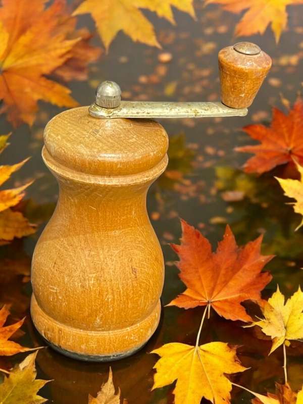 Pepper grinder