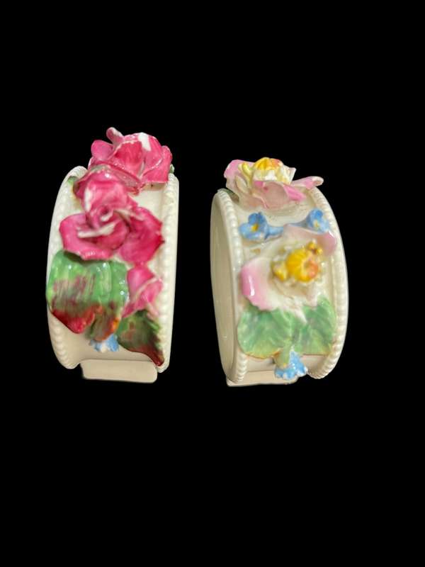 Serviette holders/rings Royal Doulton set