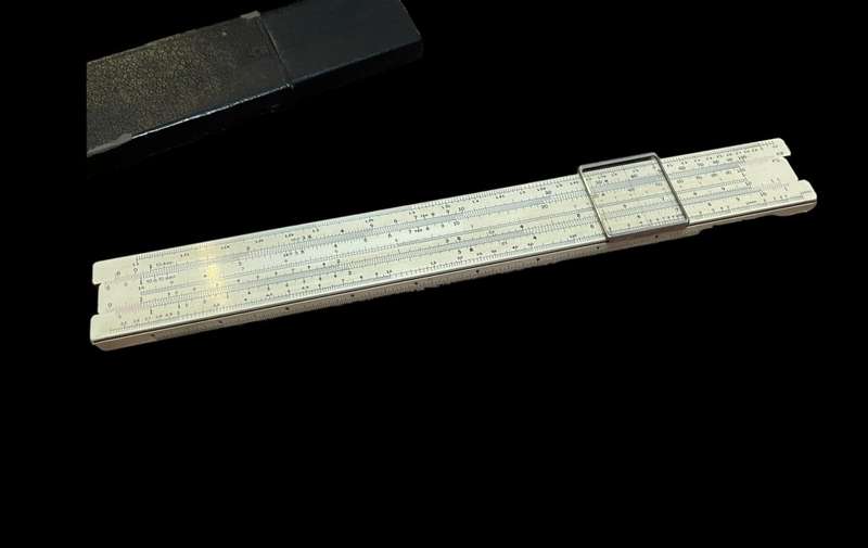 Ruler Antique Hemmis