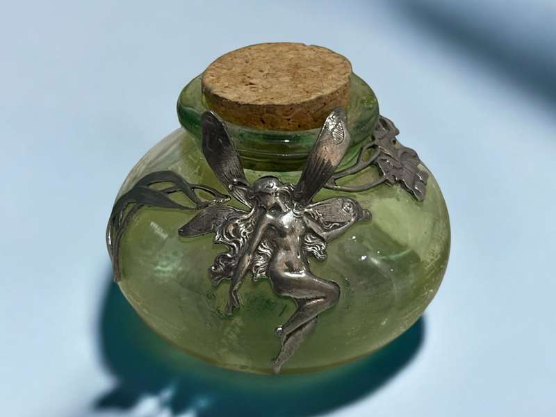 Perfume/dresser bottle