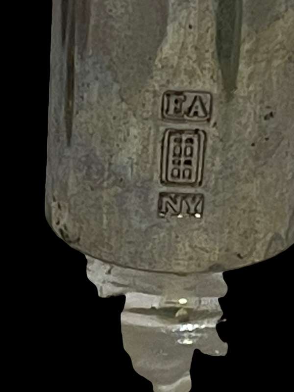 Perfume bottle