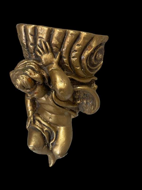 Wall sconce cherub