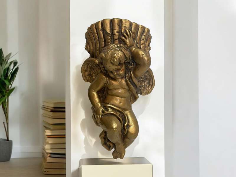 Wall sconce cherub
