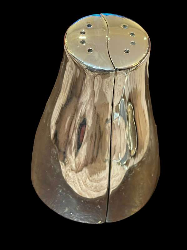 Salt pepper pots/cellars